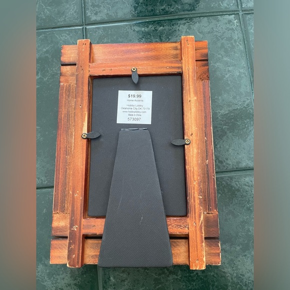 Picture frame - Picture 2 of 4